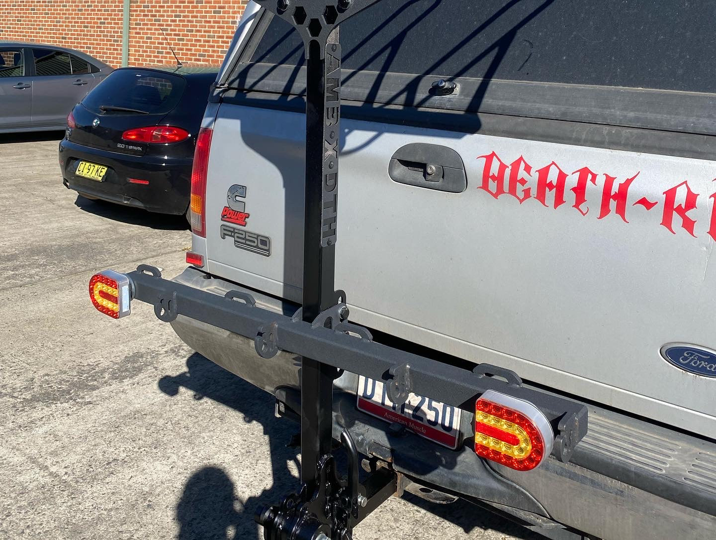 Death plate deluxe plate holder and light bar