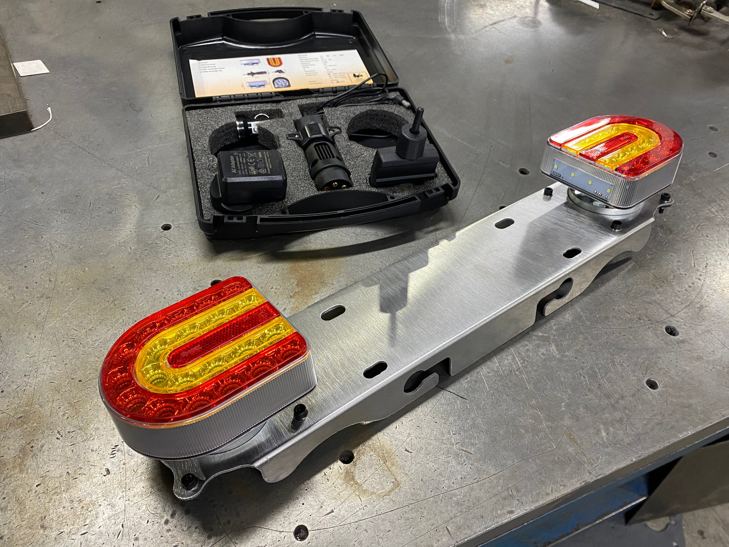 Death plate deluxe plate holder and light bar